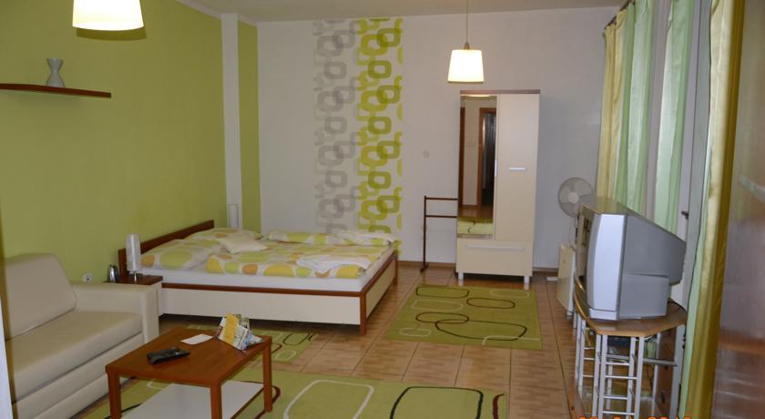 Alex Pension Prešov Rom bilde